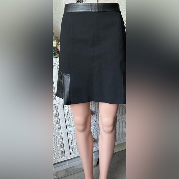 Club Monaco Dresses & Skirts - Club Monaco Lambskin Leather Detailed High Waist Mini Skirt Black color size 2